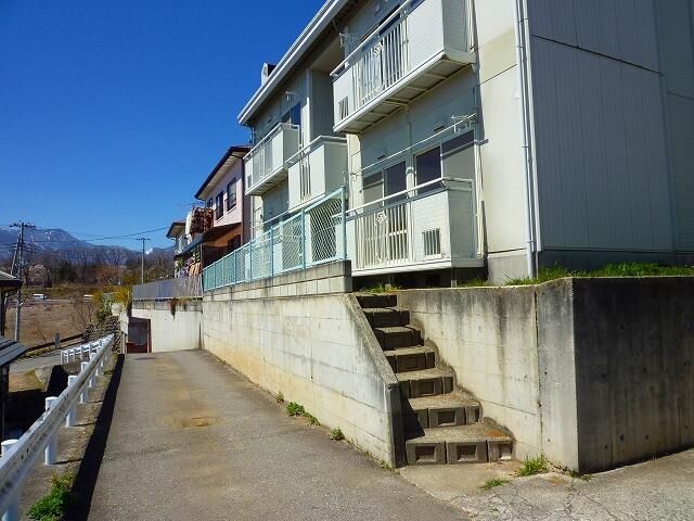 4-Unit Apartment Building for Sale in Hokuto City, Yamanashi - Thumbnail 2