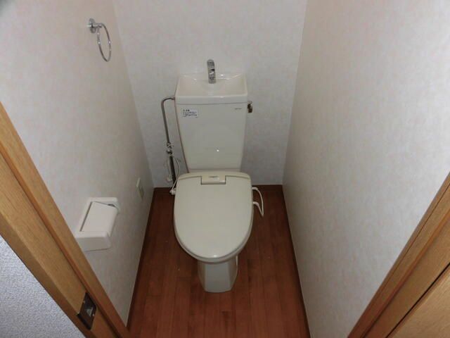 1K Apartment for Rent in Urayasu, Chiba - 27.42 sqm - Thumbnail 2