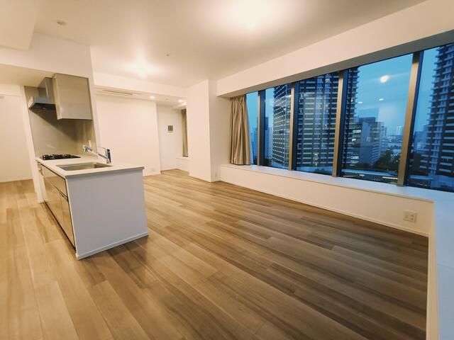3LDK Apartment in Park Tower Kachidoki South, Tokyo - Thumbnail 3