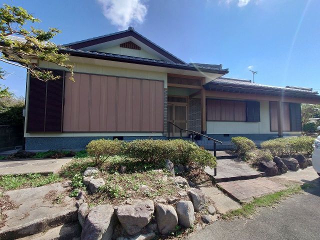 3LDK Single-Story House for Sale in Omuta, Fukuoka - Thumbnail 2
