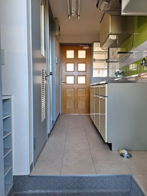 1K Apartment for Rent in Toyama City, Near Suwagawara Station - Thumbnail 3