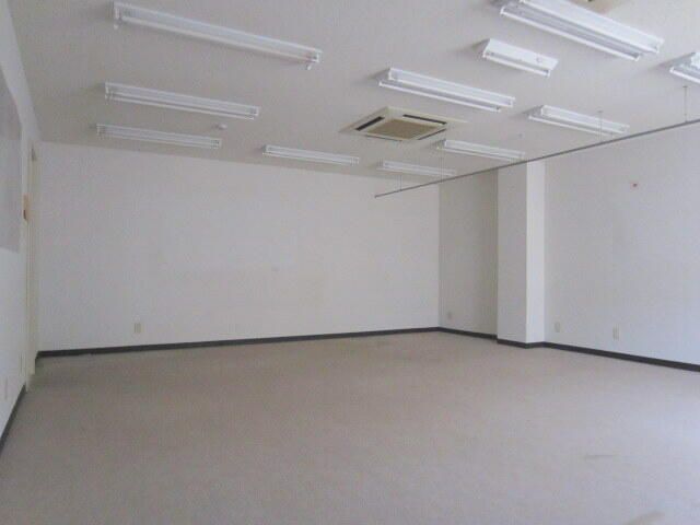 Retail Space for Rent Near Chishirodai Kita Station, Chiba - Thumbnail 4