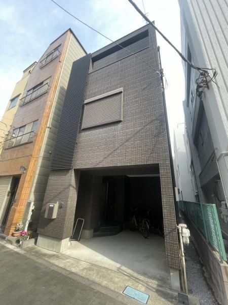 2017 Built 3LDK Detached House in Sumida, Tokyo - Thumbnail 2