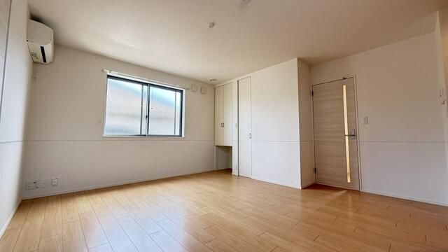 1LDK Apartment for Rent in Zushi, Kanagawa – 52.82 sqm, Pet-Friendly - Thumbnail 2