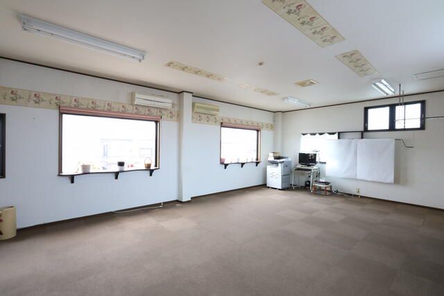Shop Unit for Rent in Satte City, Saitama | 42.62 sqm - Thumbnail 3