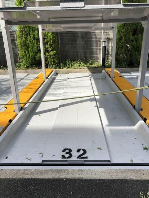 Verve Toyocho Medium Roll-Roof Parking Space for Rent in Tokyo - Thumbnail 3