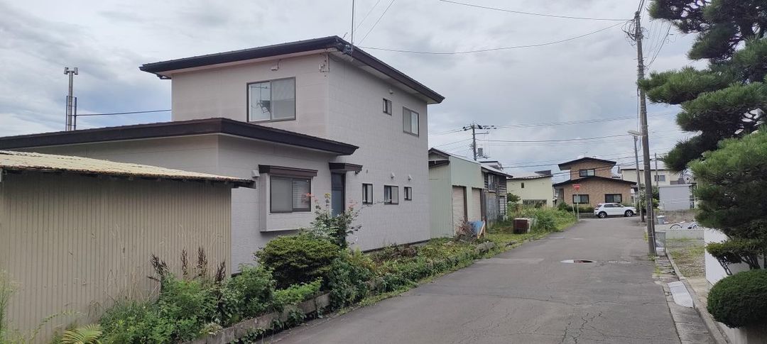 5LDK House for Sale in Hakodate, Hokkaido with Large Garden - Image 7