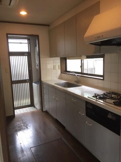 2LDK Terrace House in Seijo, Setagaya, Tokyo - Thumbnail 3