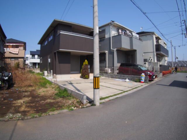 2SLDK House for Sale in Saitama City Near Shichiri Station - Thumbnail 2