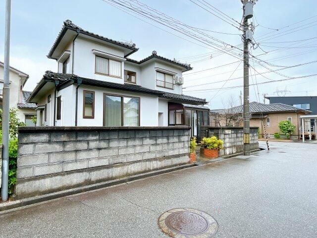 Renovated 5LDK House in Toyama with 2 Parking Spaces - Thumbnail 2