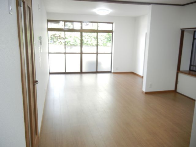 5LDK House in Chikushino with 2023 Renovation & Dual Station Access - Image 22