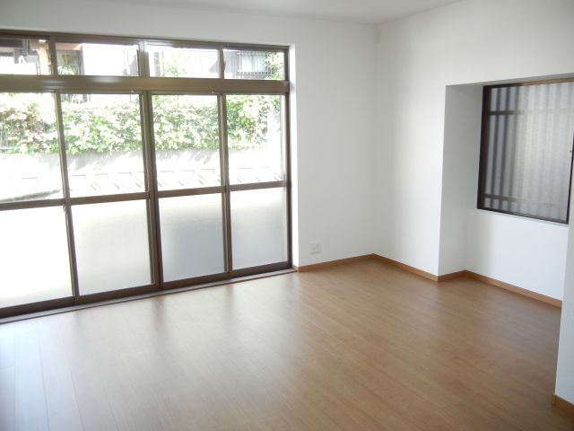 5LDK House in Chikushino with 2023 Renovation & Dual Station Access - Image 22