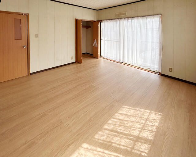5DK Detached House for Sale in Imizu, Toyama | 139.11 sqm - Thumbnail 3