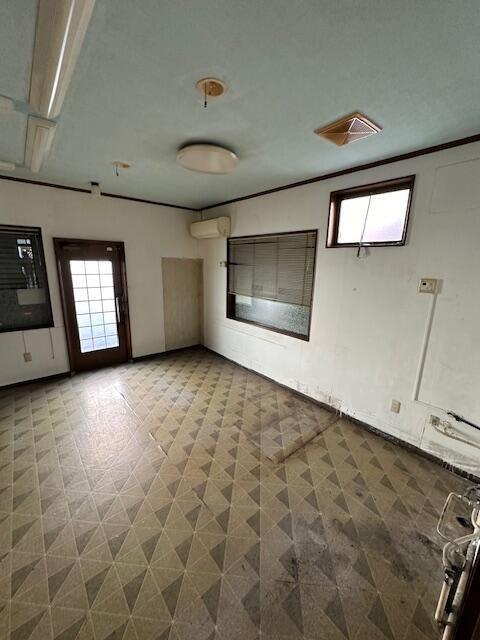 Wisteria Shop for Rent in Soka City, Saitama - Image 1