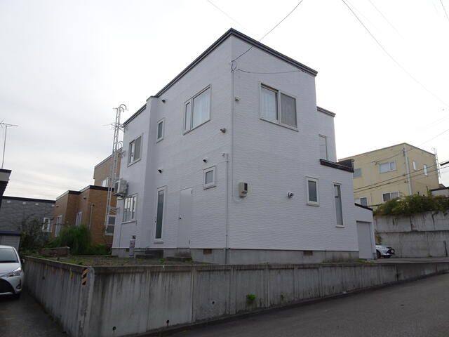 4LDK House for Sale in Quiet Aomori City Neighborhood - Thumbnail 2