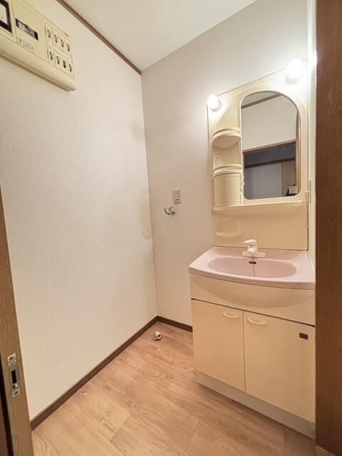 2DK House for Rent in Edogawa, Tokyo - 46.26 sqm - Thumbnail 3