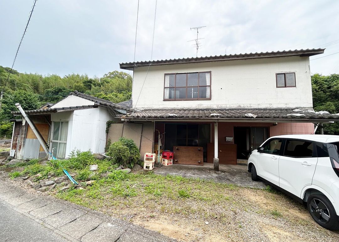 1966 Detached House for Renovation in Isahaya, Nagasaki - Thumbnail 2