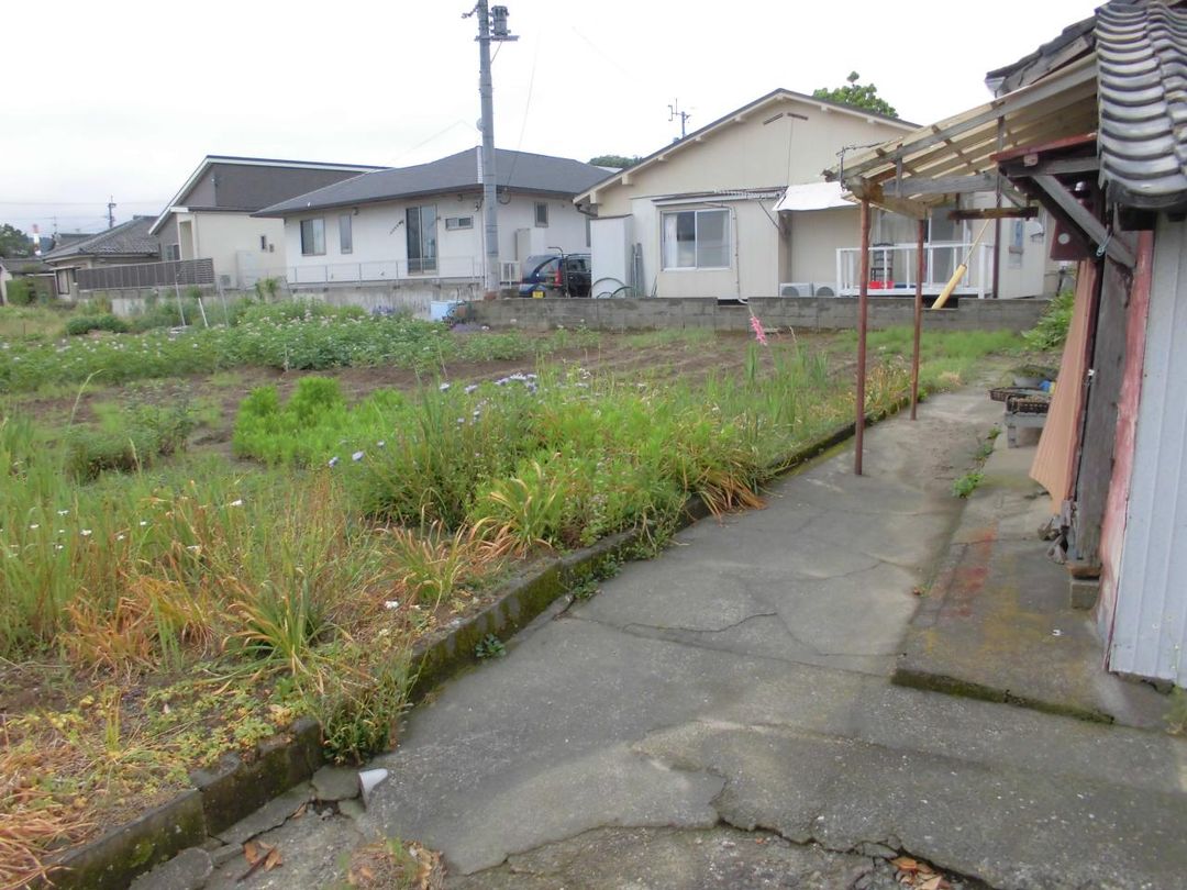 738.6 sqm Residential Land for Sale in Satsumasendai, Kagoshima - Thumbnail 2