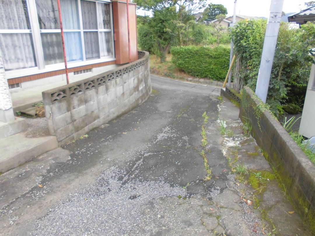 738.6 sqm Residential Land for Sale in Satsumasendai, Kagoshima - Thumbnail 4