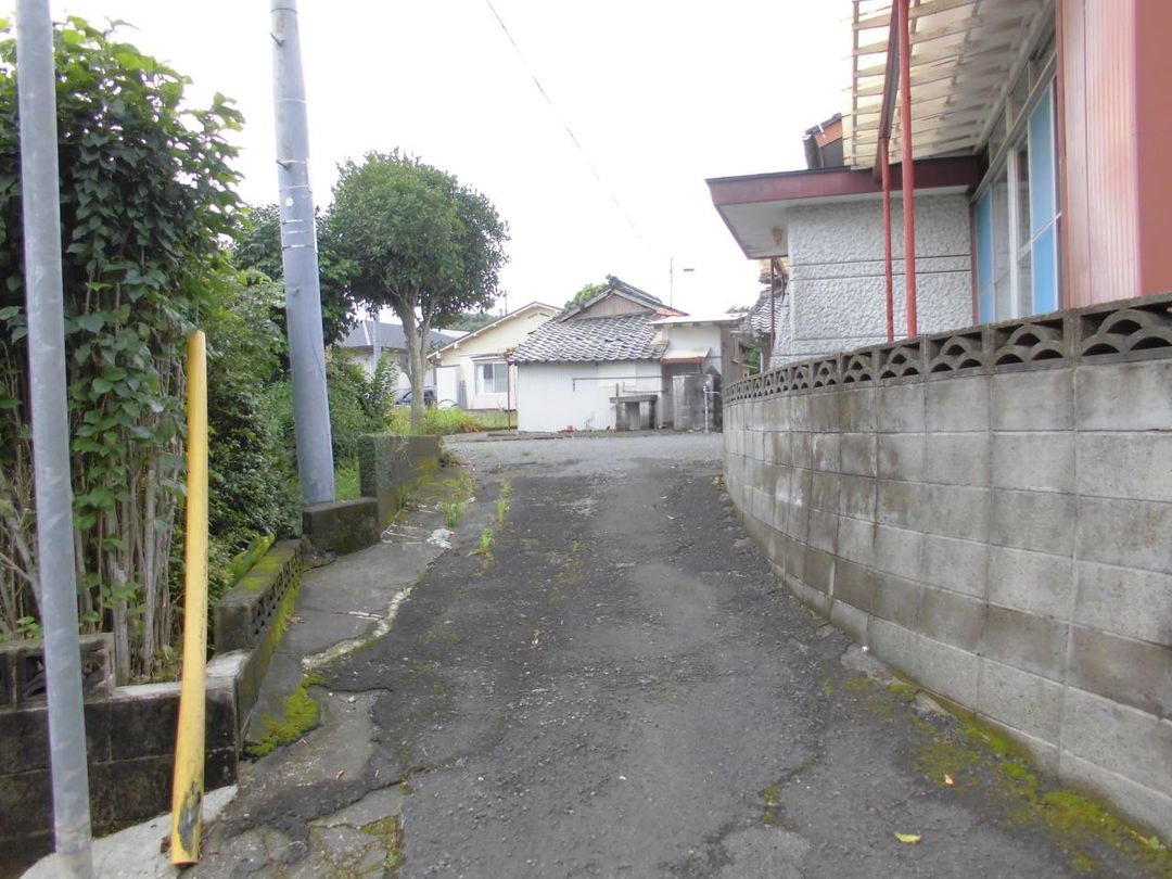738.6 sqm Residential Land for Sale in Satsumasendai, Kagoshima - Thumbnail 3