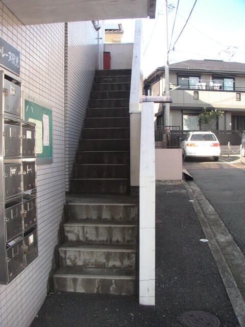 RC Apartment Building in Minami Ward, Yokohama, 225 sqm - Thumbnail 3