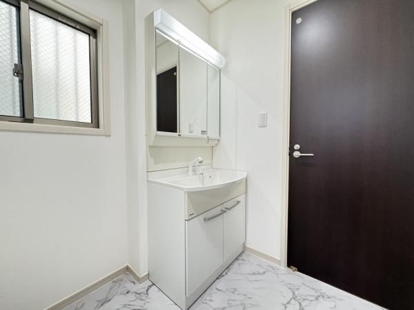 4LDK Detached House in Edogawa, Tokyo | 2014 Build with Parking - Thumbnail 4