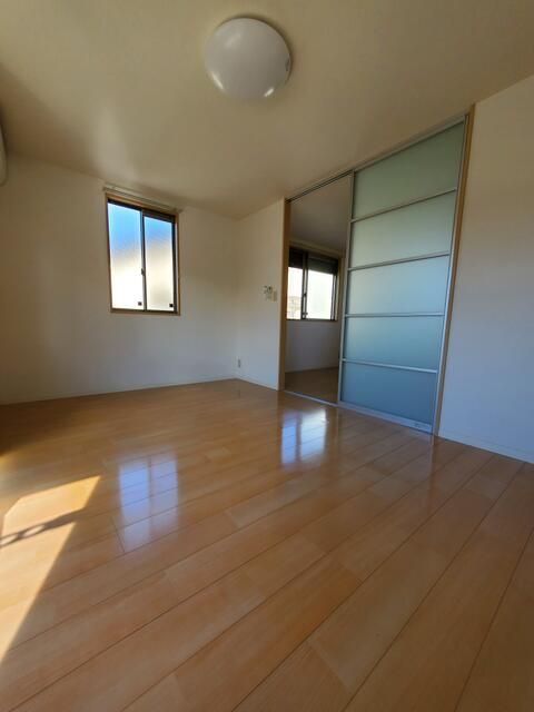 1LDK Apartment for Rent in Central City, Yamanashi - Thumbnail 4
