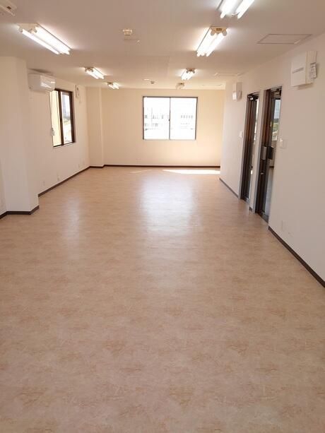 Commercial Unit for Lease in Kaneyo Building, Mobara, Chiba - Thumbnail 3