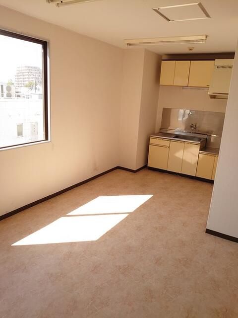 Commercial Unit for Lease in Kaneyo Building, Mobara, Chiba - Thumbnail 2