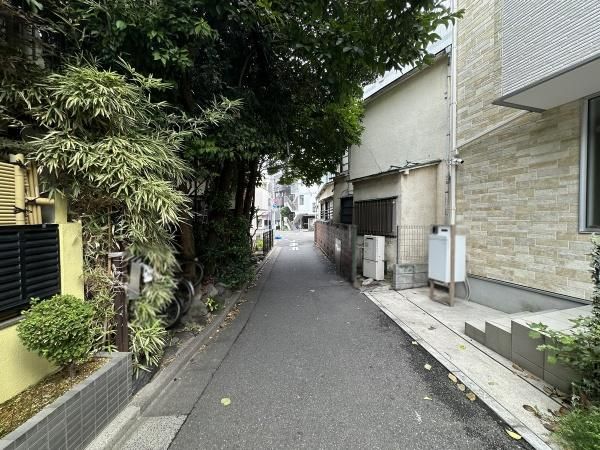 Land for Sale in Itabashi, Tokyo - 57 sqm, Near Station - Thumbnail 2