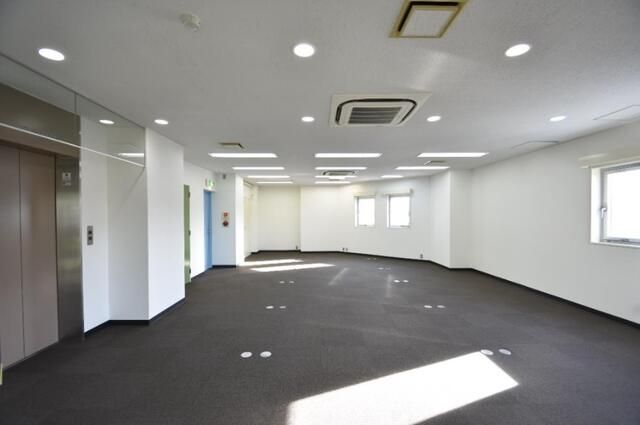 Commercial Unit for Rent in Nishi-Azabu, Minato-ku, Tokyo - Thumbnail 3