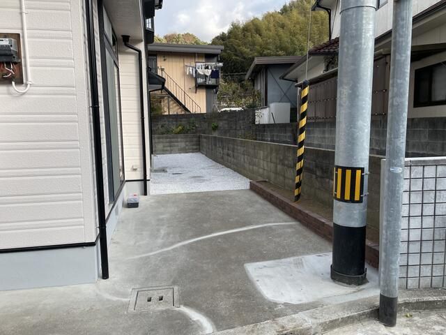 3LDK House for Sale in Matsuyama, Ehime with Garden and Parking - Thumbnail 2