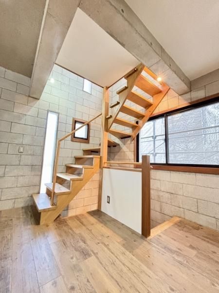 4SLDK Terraced House on Large Plot in Neyagawa, Osaka - Thumbnail 3