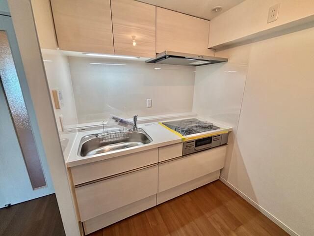 2LDK Apartment for Sale in Nerima, Tokyo – 64.4m² Lions Mansion Toshimaen - Thumbnail 3