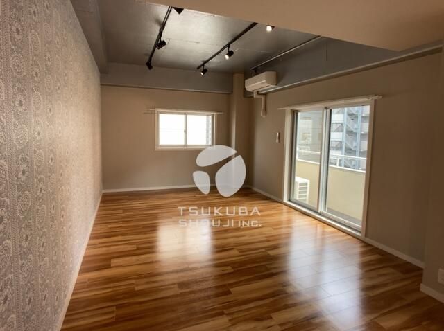 2LDK Apartment for Rent in Nishi-Waseda, Shinjuku, Tokyo - Thumbnail 4