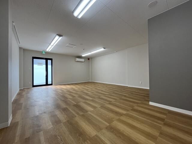 Office for Rent in Kodaira, Tokyo – 42m², Near Hanakoganei Station - Thumbnail 3
