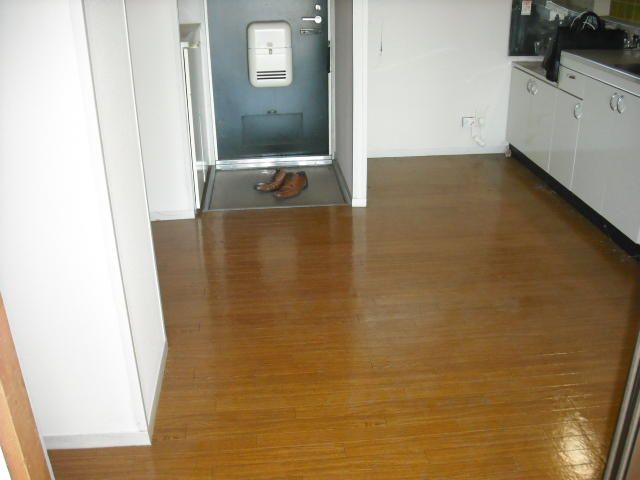 2DK Apartment for Rent in Satte, Saitama - 37.26 sqm - Thumbnail 2