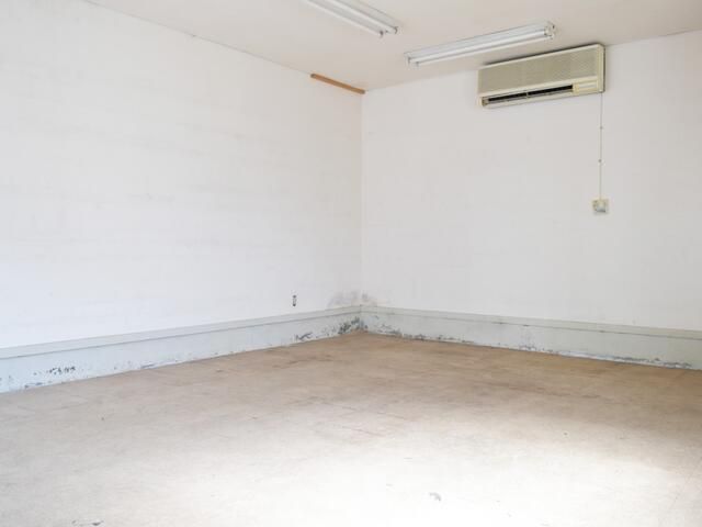 Commercial Space for Rent in Ome, Tokyo - 28.2 sqm - Image 1