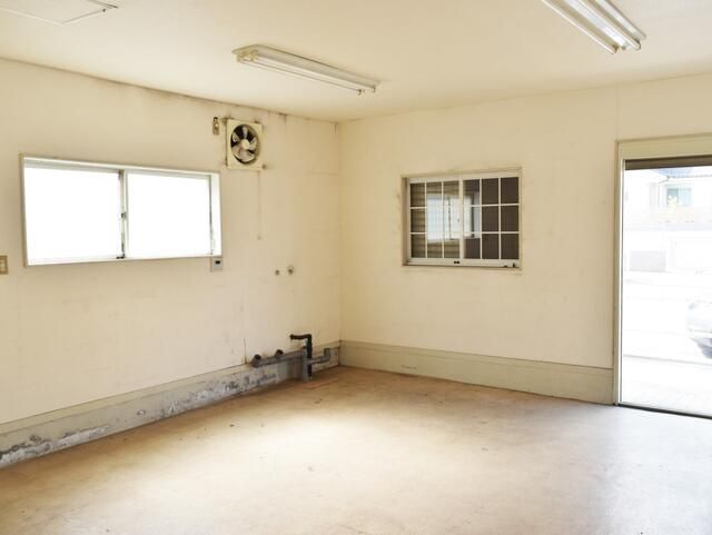Commercial Space for Rent in Ome, Tokyo - 28.2 sqm - Thumbnail 2