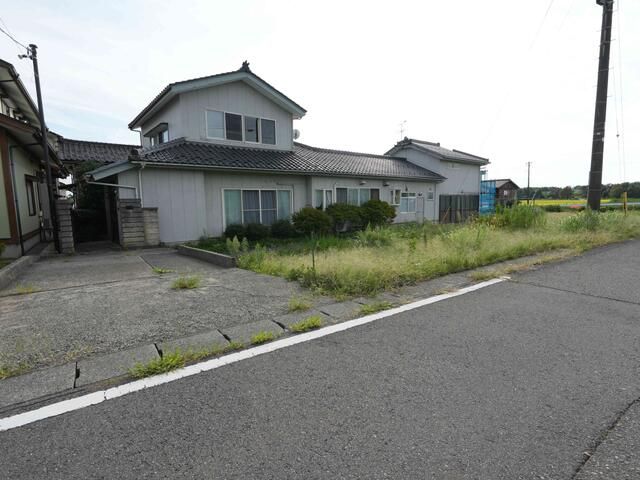 6DK Resale House in Sakata, Yamagata with Large Land - Thumbnail 3