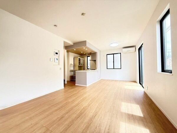 4SLDK Detached House for Sale in Inage Kaigan, Chiba - Thumbnail 2