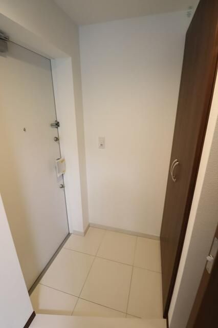 Modern 1R Apartment for Rent in Sumida, Tokyo - 2023 Build - Thumbnail 3