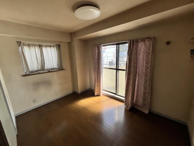 2DK Apartment for Rent in Tsurumi-ku, Yokohama, Kanagawa - Thumbnail 3