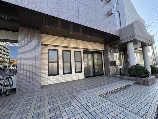 92.76 sqm Commercial Office/Retail Space for Rent in Yokohama - Thumbnail 2