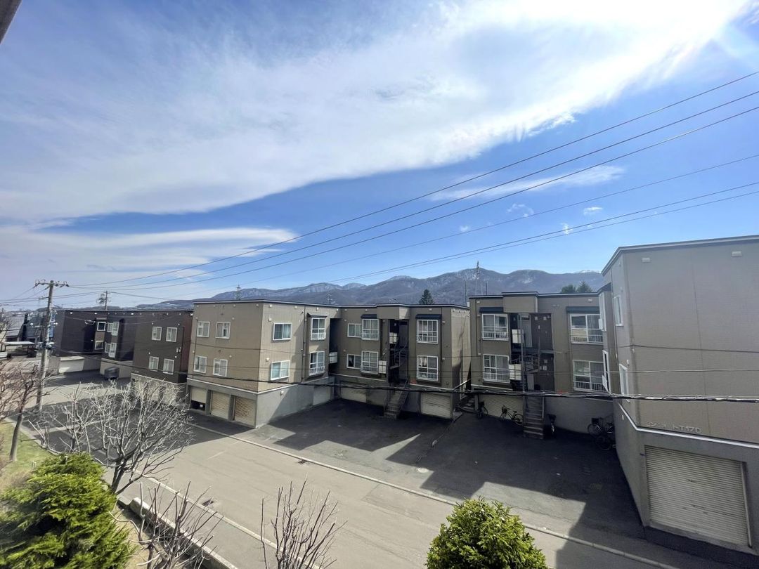 3LDK Apartment for Sale in Sapporo, Hokkaido - 70.15 sqm - Thumbnail 2