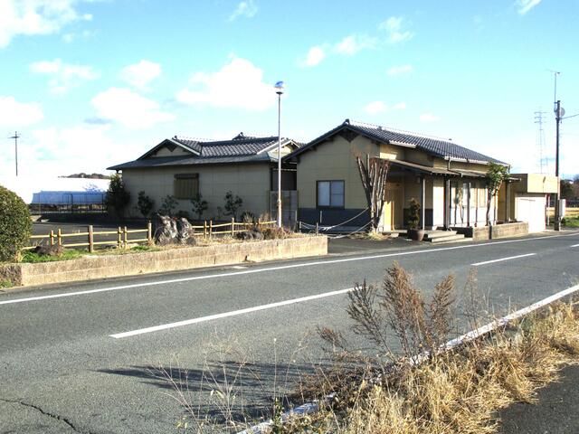 4LDK Shop-Attached House with Large Land in Toyohashi, Aichi - Main Image