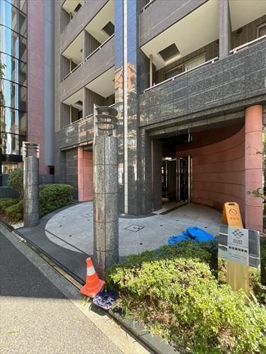 1K Apartment for Sale in Shinjuku, Tokyo - Parestudio Shinjuku Gyoenmae - Thumbnail 3