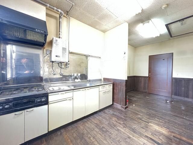 5DK Apartment for Rent in Hakodate, Hokkaido - 130 sqm - Thumbnail 4