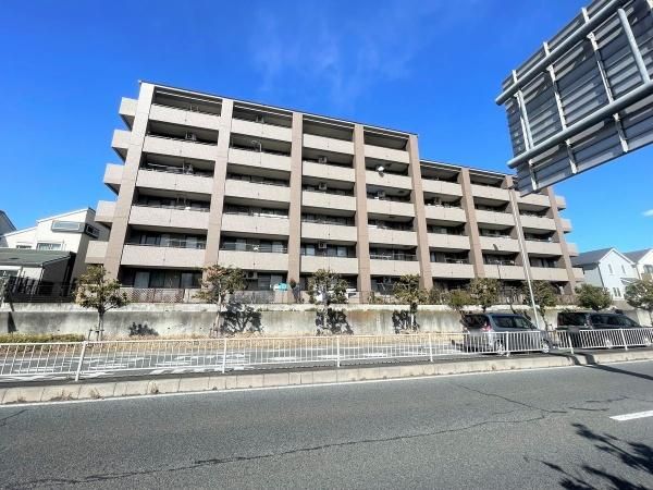 3LDK Apartment for Sale in Hino, Tokyo - Lions Hill Hino Central Park - Thumbnail 2