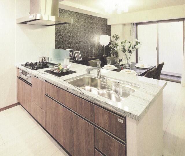 3LDK Apartment for Sale in Yamashitacho, Yokohama, Kanagawa - Thumbnail 4